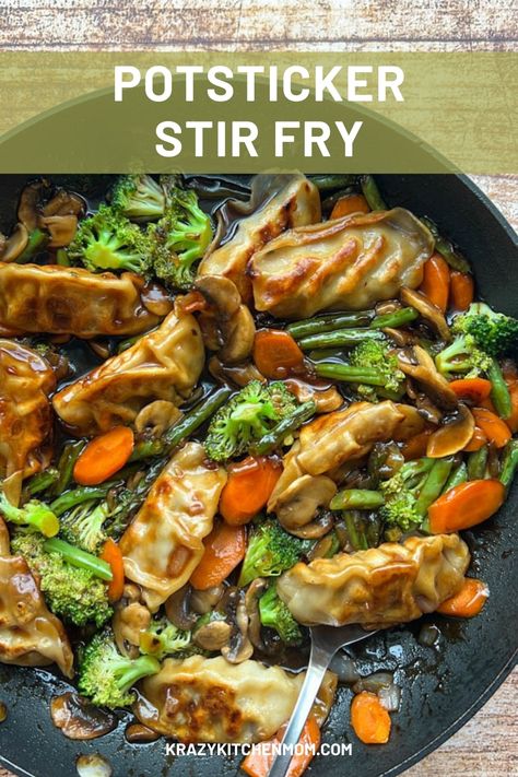 Potsticker Side Dish, What To Make With Potstickers, Potsticker Stir Fry Recipe, Dumpling Stir Fry, Pot Stickers Meal, Recipes With Potstickers, Potsticker Dinner Ideas, Potsticker Meal Ideas, Stirfry Vegetable Recipe