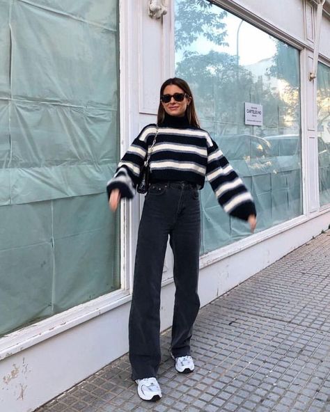 Black Striped Sweater Outfit, Striped Sweater Outfit, Skandinavian Fashion, Black Jeans Outfit, Cold Outfits, Sweater Trends, Outfit Jeans, Stil Inspiration, Looks Street Style