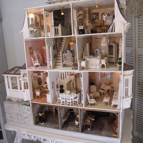 Dollhouse Stand, Harrison Dollhouse, Dollhouse Styles, Beacon Hill Dollhouse, Beacon House, Dollhouse Design, Doll House Plans, Mini Doll House, Victorian Dollhouse