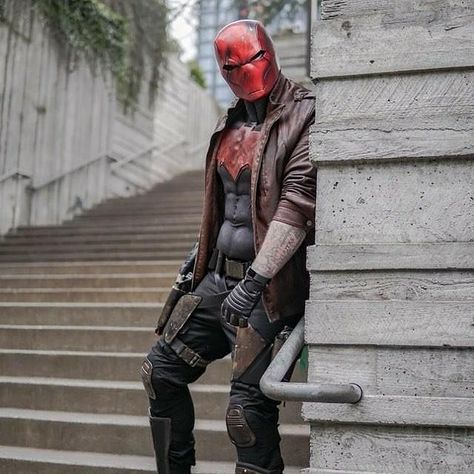 The best Red Hood Helmet out there if your looking to do Rebirth Red Hood its the main reason I did the cosplay in the place!! Red Hood Helmet, Red Hood Wallpaper, Red Hood Dc, Batman Red Hood, Red Hood Cosplay, Face Gear, Robin Cosplay, Red Hood Jason Todd, Batman Cosplay