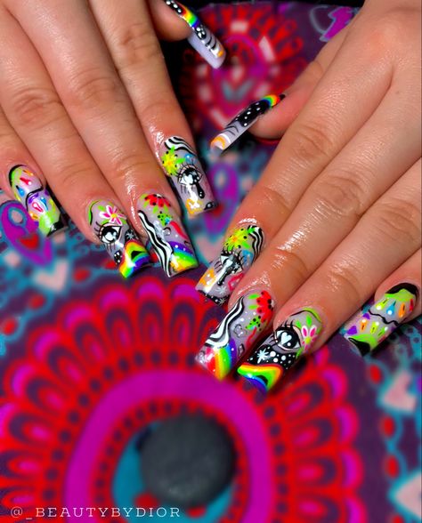 Acrylic Nails Trippy, Trippy Nails Acrylic, Rave Nails Designs, Trippy Mushroom Nails, Shroom Nails, Hippie Nail Designs, Trippy Nail Designs, Neon Pink Nails Art, Lsd Nails