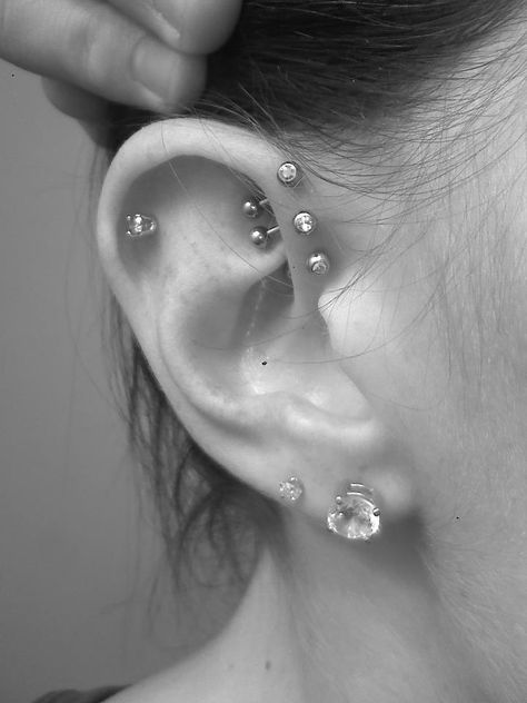 my triple forward helix :) cant wait to change the studs so it looks cuter! Three Forward Helix Piercing, Double Forward Helix Piercing, Forward Helix Jewelry, Triple Forward Helix, Forward Helix Piercing, Forward Helix, Helix Piercing, Crown Jewels, Helix