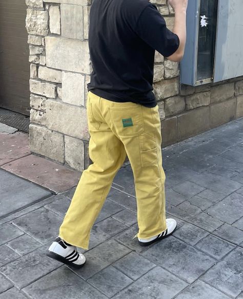 Carpenter Pants Outfit, Streetwear Fall Outfits, Sneakerhead Outfits, Birkenstock Style, Streetwear Fall, Workwear Pants, Pants Vintage, Carpenter Pants, Outfits Men