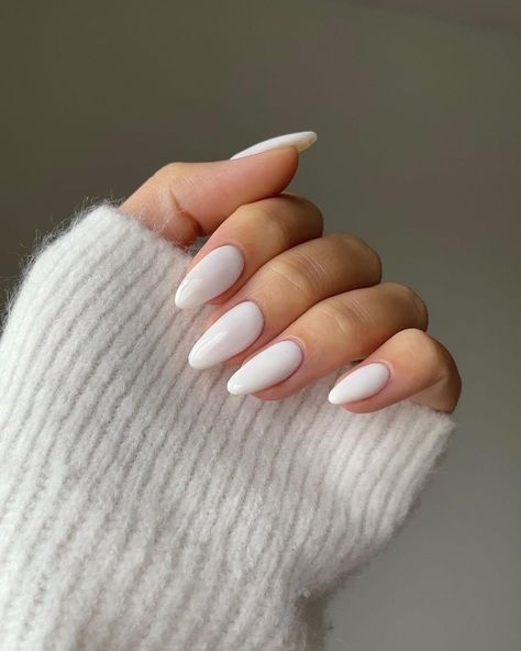 25 Best 2024 Nail Art to Inspire You Nails White Design, Almond Nail Ideas, White Vibe, Milky Nails, 2024 Nails, Square Nail Designs, Emo Y2k, Nail Pops, Simple Gel Nails