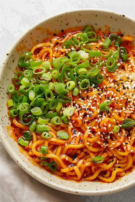 Saucy Gochujang Noodles - The Daily Dish Gochujang Buttered Noodles, Korean Spaghetti, Romanticize Winter, Gochujang Recipes, Gochujang Noodles, Veggie Noodle Soup, Gochujang Recipe, Pasta Soup Recipes, Food Ramen