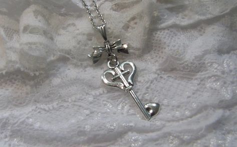 cutest secret key & bow necklace - stainless steel chain ♡  key & bow are not stainless steel! The Cardigans, Heart Key, Bow Necklace, Key Necklace, Fantasy Jewelry, Jewelry Inspo, Pretty Jewellery, Steel Chain, Stainless Steel Chain