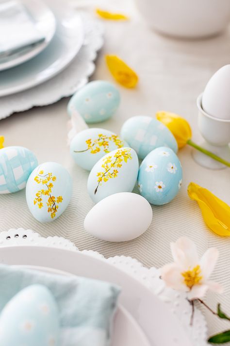 Simple Easter Table For a Small Gathering Easter Activities For Preschoolers, Tablescapes Simple, Easter Home Decor Ideas, Easter Porch, Easter Cookie Recipes, Easter Porch Decor, Easter Food Crafts, Baking Treats, Adult Easter