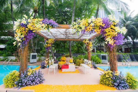 #Trending: Purple And Lilac As Decor Shades Haldi Decor, Mandap Decor, Indian Wedding Planning, Wedding Planning Websites, Yellow And Purple, Wedding Stage, Vintage Theme, Large Weddings, Eclectic Decor