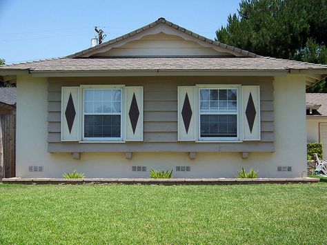 Mcm Exterior Shutters, Diy Modern Shutters Exterior, Mid Century Shutters Exterior, Midcentury Shutters, Mid Century Shutters, Mcm Shutters, Mid Century Modern Shutters, 1955 House, Mid Century House Exterior