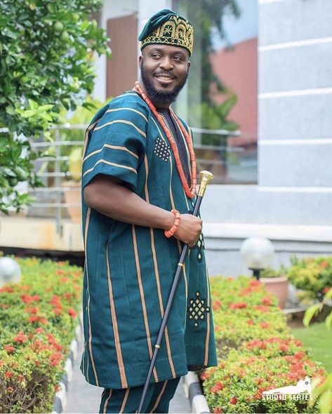 Photograph: @author.iji @studioseriesphotography Nigerian Men Fashion Traditional Agbada, Luxury Traditional Agbada For Festivals, Traditional Agbada With Traditional Patterns, Luxury Gold Traditional Agbada, Traditional Fitted Gold Agbada, Luxury Traditional Floor-length Agbada, Yoruba Wedding, Suit Pin, Native Wears