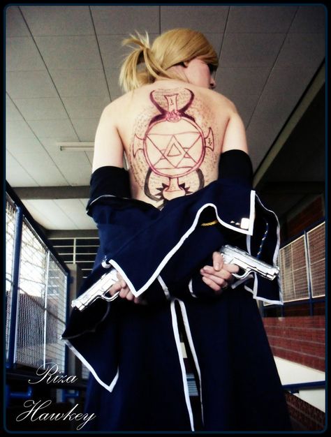 Riza Hawkeye by AmandaKnabben Riza Hawkeye Cosplay, Riza Hawkeye Tattoo, Hawkeye Tattoo, Full Metal Alchemist Cosplay, Fma Cosplay, Alchemist Cosplay, Genderbend Cosplay, Fullmetal Alchemist Cosplay, His Tattoo