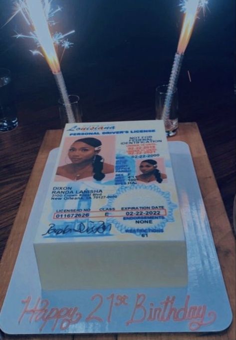 Id Birthday Cake, Baddie Bday Cake, Baddie 21st Birthday, Legal Birthday Cake, Birthday Cake Baddie, Picture Birthday Cake, Conceited Quotes, Baddie Birthday Cake, 16th Birthday Cake For Girls