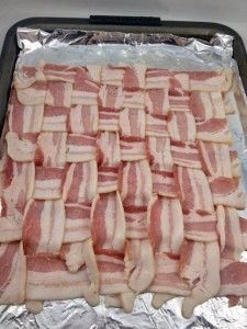 bacon weave pizza crust Bacon Lattice, Bacon Weave, Bacon Meatloaf, Bacon Wrapped Pork Tenderloin, Bacon Pizza, Bacon Wrapped Pork, Roasted Apples, Best Bacon, Low Carb Pizza