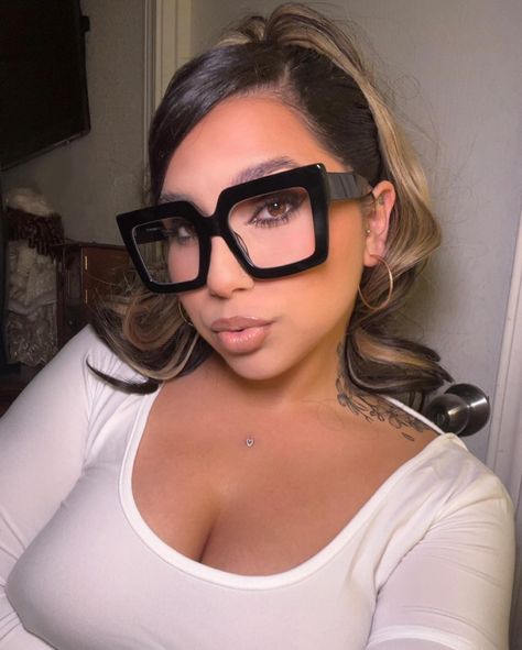 @zeelool Glasses in styles “Yaser” (first pic) & “Brandon” (second pic) 🤍 Use my code “Vanna” (for 10% off) ✨ • • • #makeup #zeelool #zeeloolglasses #zeelooleyeglassescollection #zeeloolpartnership #mua #makeupartist Zeelool Glasses, Use Me, Makeup, On Instagram, Quick Saves, Instagram, Make Up