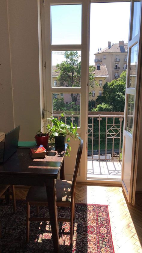 #noon #sunshine #apartment #plants #vintage #budapest #hungary #city #balcony Budapest Apartment Aesthetic, Budapest Apartment Interior, Prague Apartment Aesthetic, Italian Apartment Interior, Italian Apartment Aesthetic, European Apartment Aesthetic, Berlin Balcony, Zagreb Apartment, Sunshine Apartment