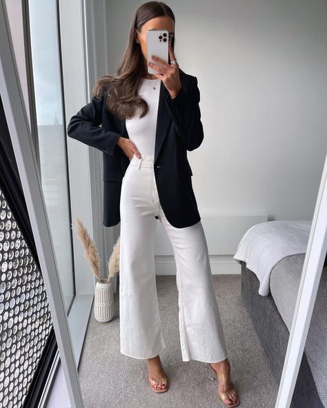 Zara Marine Jeans Outfit, Marine Jeans Outfit, Zara The Marine Straight, Marine Straight Jeans, Marine Jeans, Walk In Heels, Looks Jeans, Lawyer Outfit, How To Walk