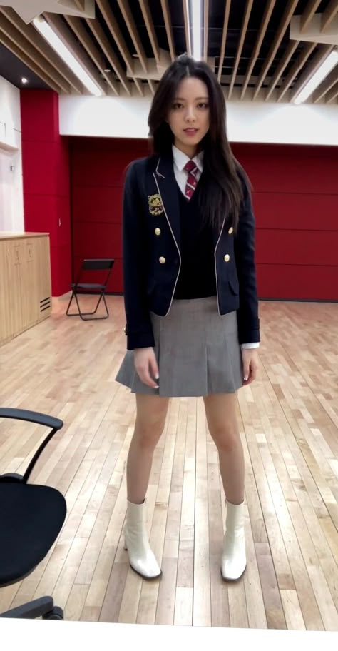 Hanlim School Uniform, Korean Uniform School, Korean Uniform, Pe Uniform, High School Uniform, Korean Student, School Uniform Fashion, Outfit Korean, Uni Outfits