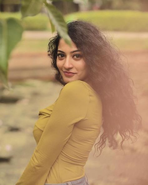 Anjali Nair, Curly Hair Beauty, Curly Hair Styles, Actresses, On Twitter, Celebrities, Twitter, Hair, Beauty