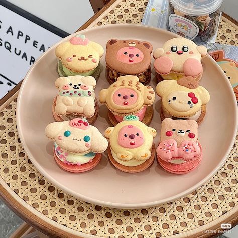 Macaron Recipe Flavors, Kue Macaroon, Kawaii Dessert, Dessert Tea, Pretty Dessert, Cute Snacks, Macaron Recipe, Sweets Cake, Pretty Birthday Cakes