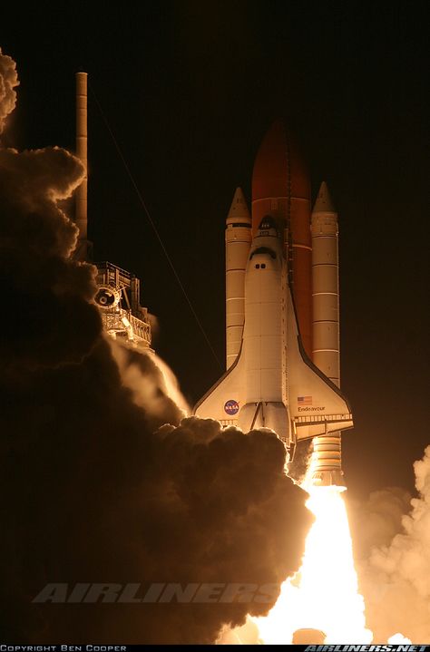 Rockwell Space Shuttle - NASA | Aviation Photo #1588622 | Airliners.net Space Shuttle Endeavor, Space Rocket Launch, Cape Canaveral Florida, Nasa Rocket, Million Pounds, Space Astronomy, Nasa Photos, Nasa Space Shuttle, Space Launch