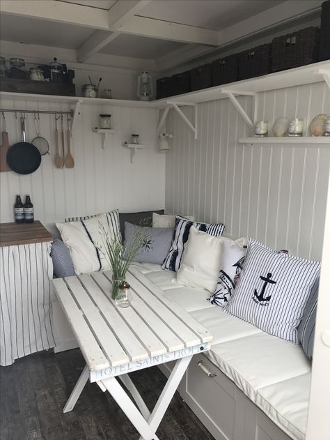 Corner Summer House Interior, Summer House Interiors Ideas, Small Beach Hut Interior, Beach Hut Interior Ideas, Small Summer House Ideas, Summer House Ideas Interior, Summer House Interior Ideas, Summerhouse Interiors Ideas, Shed Interior Design Ideas