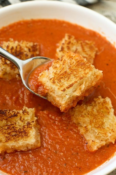 Grilled Cheese Sticks, Tomato Soup With Grilled Cheese, Paleo Soup Recipe, Simple Soups, Soup With Grilled Cheese, Tomato Soup Grilled Cheese, Easy Tomato Soup Recipe, Grilled Cheese Croutons, Homemade Tomato Soup