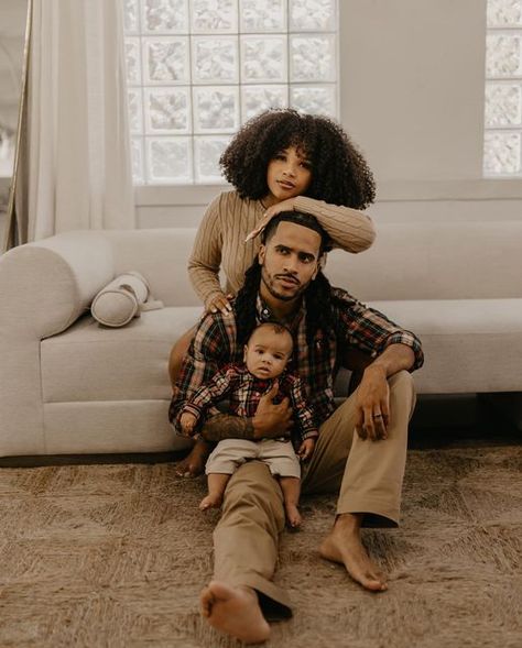 THE SHORT FAMILY💛 on Instagram: "loving this life with my beautiful family🤎 📸 @elpideezy" Black Father And Son Photoshoot, Fall Pictures Black Family, Family Potrait Aesthetic, 3 Person Family Photoshoot Poses, Black Family Photoshoot Fall, Family Candid Photos, Black Family Fall Pictures Outfits, Family Photos Black People, Black Family Fall Photoshoot