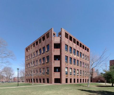 Louis Kahn: The architect of complex, monumental buildings  | ICON Magazine Exeter Library, Louis Khan, Exeter New Hampshire, Phillips Exeter Academy, Brutalism Architecture, Louis Kahn, Concrete Buildings, Building Icon, Park In New York