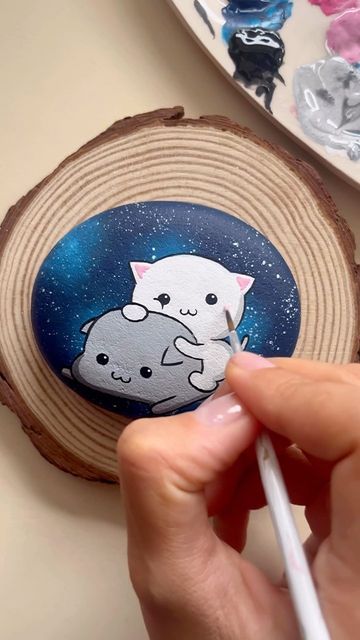 Art On Stone, Easy Painting Projects, Cats Art Drawing, Instagram Painting, Stone Art Painting, Tanah Liat, Rock Painting Patterns, Galaxy Painting, Small Canvas Art