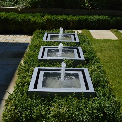 Cotswold garden water features: ponds Fountain In Garden, Fountain For Garden, Garden Water Features, Cotswold Garden, Beautiful Fountains, Diy Garden Design, Backyard Fountain, Modern Water Feature, Modern Fountain