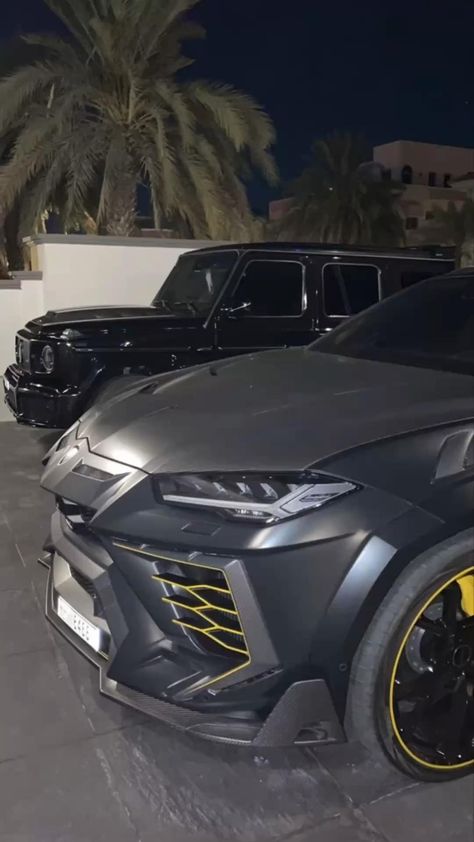 Lambo Urus Aesthetic, Black Lamborghini Urus Aesthetic, Black Cars Luxury, Urus Aesthetic, Lamborghini Urus Aesthetic, Luxury Cars Garage, Black Lamborghini Urus, Lamborghini Urus Black, Lamborghini Aesthetic