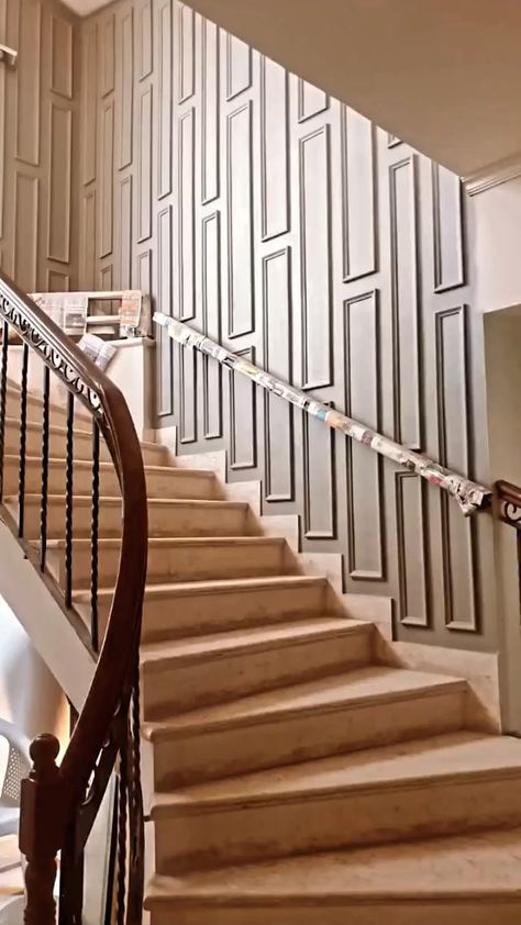 week.over on Instagram: We can’t get over this classic staircase with a modern touch! A double height staircase at our upcoming Residence project- The Ornate,… Double Height Wall Design Modern, Double Height Staircase Wall Design, Double Height Staircase, Double Height Wall Design, Staircase Landing Ideas, Staircase Wall Design, Staircase Wallpaper, Classic Staircase, Landing Ideas