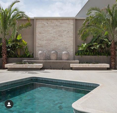 Water Fountain Garden, Ideas De Piscina, Luxury Pools Backyard, New Modern House, Fountain Garden, Compound Wall Design, Garden Tropical, House Main Gates Design, Terrace Garden Design