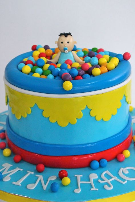 Perfect ball pit cake for ball pit themed birthday party! Ball Pit Cake, Ball Pit Party, Bouncy Ball Birthday, Ball Theme Birthday, Pool Cake, Ball Pits, Cake Ball, Backyard Birthday Parties, 2nd Birthday Boys