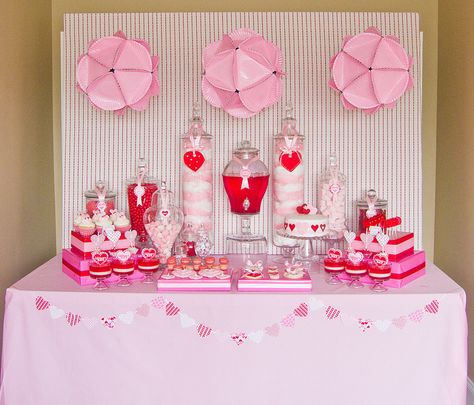 Dessert Table Styled by Anders Ruff by Anders Ruff Custom Designs, via Flickr Valentijnsdag Diy, Pinterest Valentines, Valentinstag Party, Party Deco, Valentines Day Desserts, Valentine Theme, Valentine Love, Pink Parties, Valentines Party