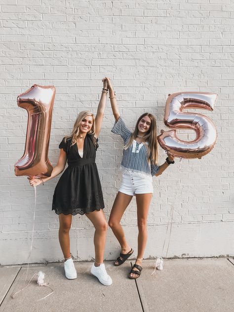 Teen Photoshooting Ideas Birthday, Birthday Poses With Friends, Birthday Photoshoot Ideas With Friends, Birthday Photoshoot With Friends, 15th Birthday Photoshoot Ideas, Bday Poses, Best Friend Session, Sweet 16 Pictures, Birthday Balloons Pictures