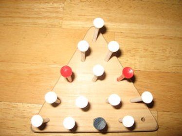 How to Solve the Triangle Peg Game: 3 Steps Cracker Barrel Game, Triangle Peg Game, Triangle Game, Peg Game, Pyramid Game, The Triangle, Mind Games, Sunday School Crafts, Cracker Barrel