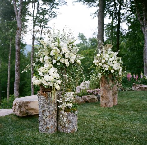 Arbors Ideas, Backyard Country, Ceremony Arrangements, Backyard Wedding Decorations, Ceremony Arrangement, Wedding Alters, Rustic Wedding Decorations, Rustic Backyard, Mill Wedding