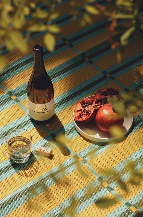 A perfect south okanagan white wine blend by Valley Commons Winery. Summer picnic mode activated. Drink Photoshoot, Cocktail Photography, Wine Photography, Summer Wines, Photography Product, Still Photography, Mooncake, Wine Label, Photography Inspo