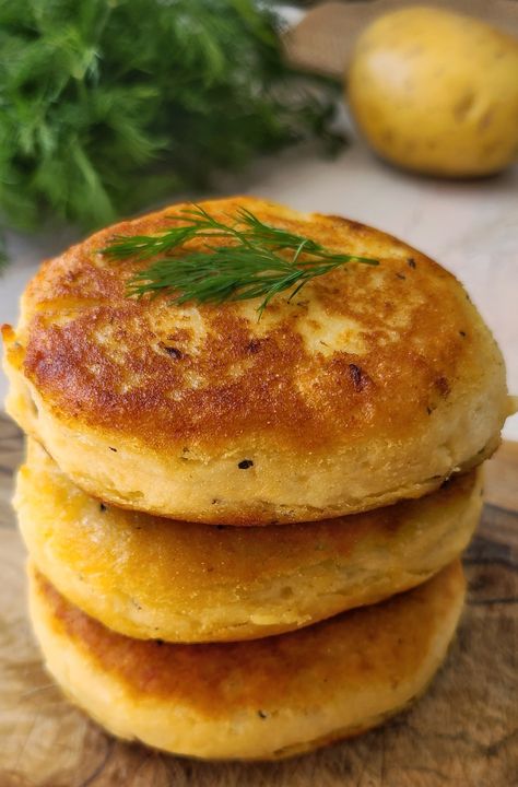 Stuffed Potato Pancakes, Ideas With Potatoes, Dinner Ideas With Potatoes, Mushroom Pancakes, Ww Vegetarian, Stuffed Potato Cakes, Potatoes And Mushrooms, Savoury Pancakes, Mushroom Dishes