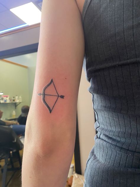 Archer Bow Tattoo, Archer Tattoo Taylor Swift, Archer Tattoo Minimalist, Archer Tattoos For Women, Tiny Archer Tattoo, The Archer Tattoo, Taylor Swift Inspired Tattoos The Archer, Bow And Arrow Tattoo, Bow Arrow Tattoos