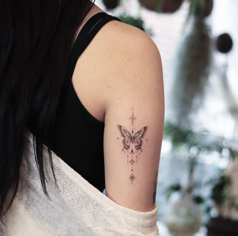 Tattoo Butterfly Arm, Simple Tattoos For Women, Ankle Tattoos For Women, Butterfly Tattoos For Women, Clever Tattoos, Beautiful Tattoo, Small Hand Tattoos, Butterfly Tattoo Designs, Modern Tattoos