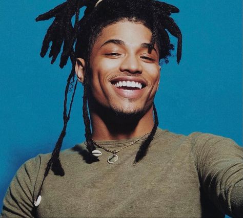 Mixed Guys, The Maxx, Brazilian Men, Dreadlock Hairstyles For Men, Black Men Hairstyles, Pretty Men, Black Is Beautiful, Pretty Face, Locs