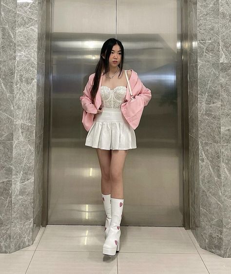 White Gogo Boots Outfit, Gogo Boots Outfit, White Gogo Boots, White Boots Outfit, Black Boots Outfit, Japan Outfit, Gogo Boots, Y2k Outfits, Dope Fashion