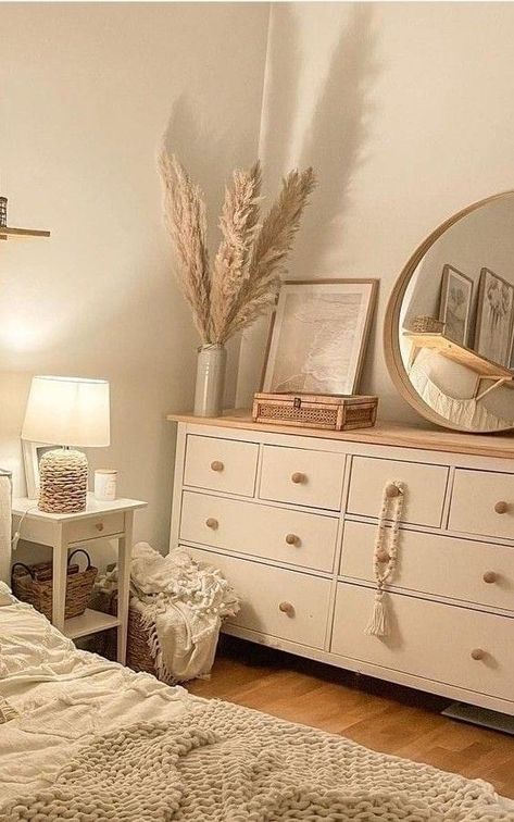 White Dresser Bedroom, Cream And White Bedroom, Dresser Decor Bedroom, Bedroom Deco, Small Bedroom Decor, Teen Room Decor, Dresser Decor, Room Makeover Bedroom, Room Makeover Inspiration