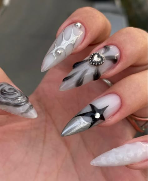 Punk Nails, Edgy Nails, Goth Nails, Grunge Nails, Pretty Nail Designs, Pretty Gel Nails, Red Nail, Manicure Y Pedicure, Fire Nails