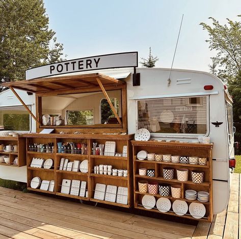 Small Pottery Studio Setup, Pottery Studio Setup, Pottery Booth Display, Small Pottery Studio, Calm Life, Pottery Display, Small Pottery, Vendor Booth, Ceramic Shop