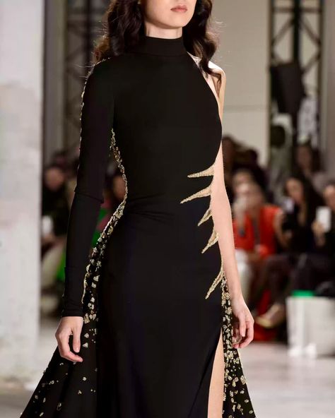 Tony Ward | Spring/Summer 2023 Couture Tony Ward Couture, Fashion Collection Inspiration, 2023 Couture, Tony Ward, Abaya Designs, Event Outfit, Spring Summer 2023, Grad Dresses, Gowns Of Elegance