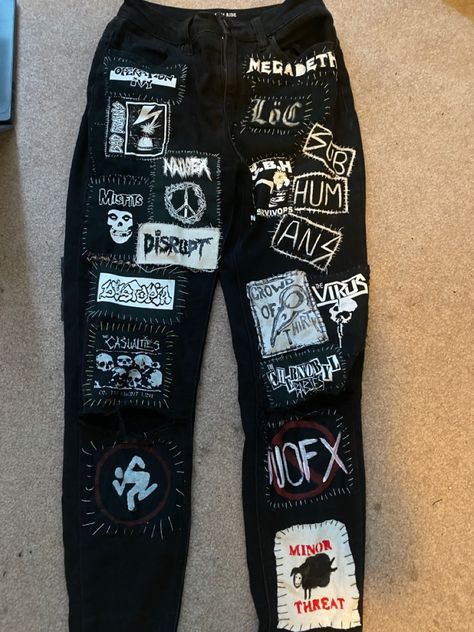 Patches On Pants, Concert Pants, Crust Punk Pants, Pants With Patches, Patched Pants, Alt Diy, Patches Ideas, Crust Pants, Spikes Fashion