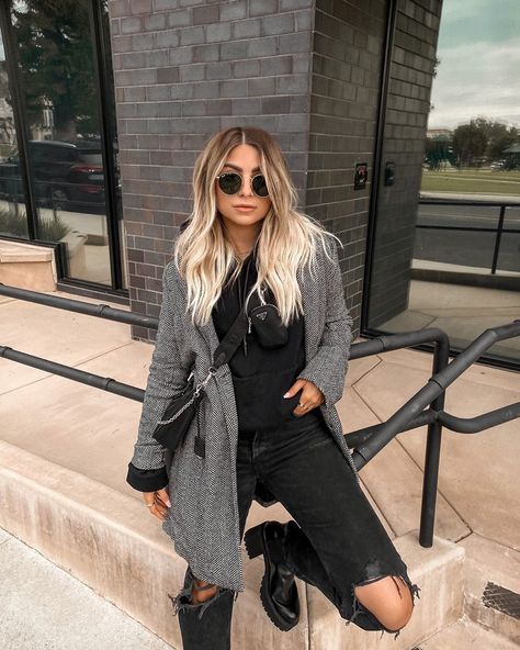 Josi Pellicano, Fall Goodies, Gray Coat, Outfit For Travel, Cool Outfit, Insta Pics, Future Outfit, Women's Jackets, Baby Born